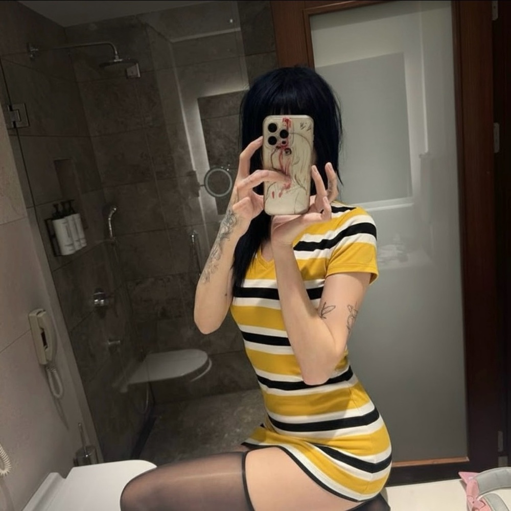 NWT Tommy Hilfiger Fitted Striped Tee